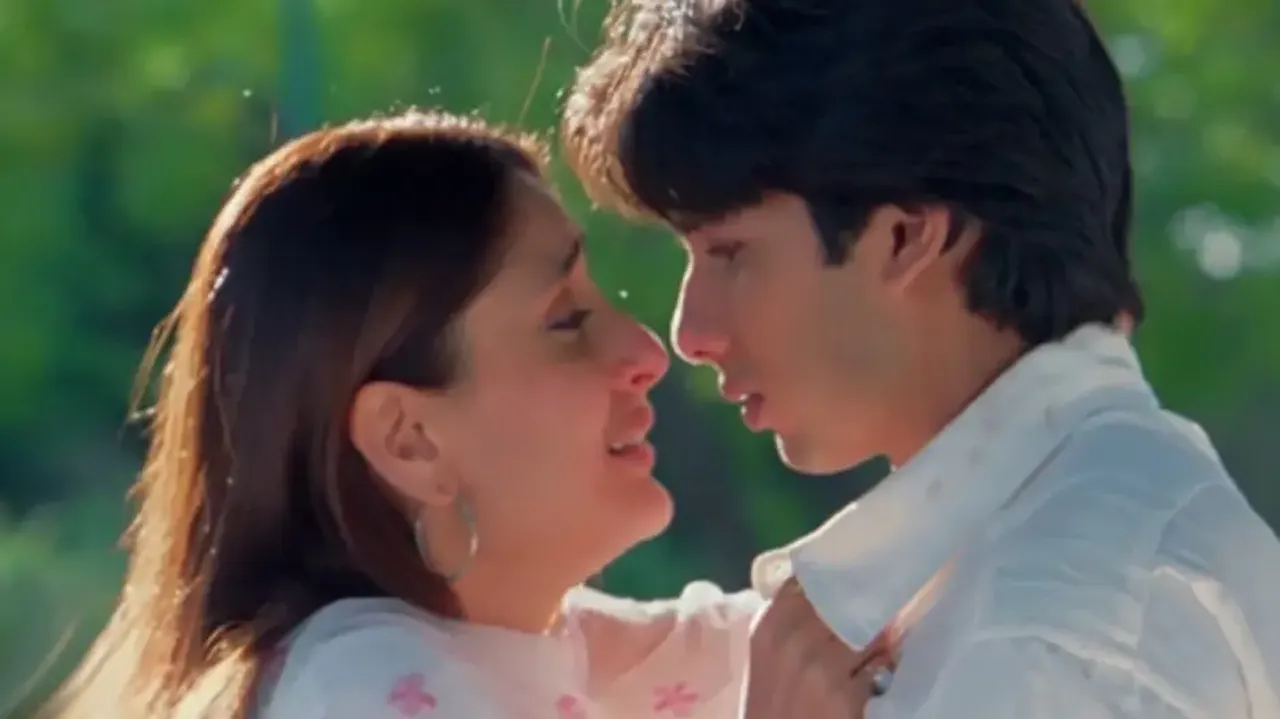 Shahid Kapoor & Kareena Kapoor's kissing pics: Actor breaks silence, admits to getting 'destroyed'