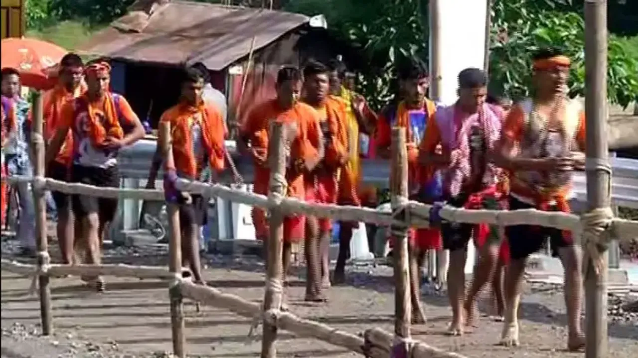 Kanwariyas, devotees throng Shiva shrines on first Monday of Holy Shravan