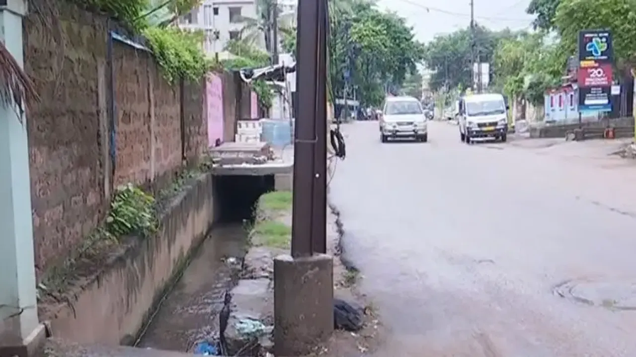 Amid waterlogging, BMC tightens rules for houses without space for drains