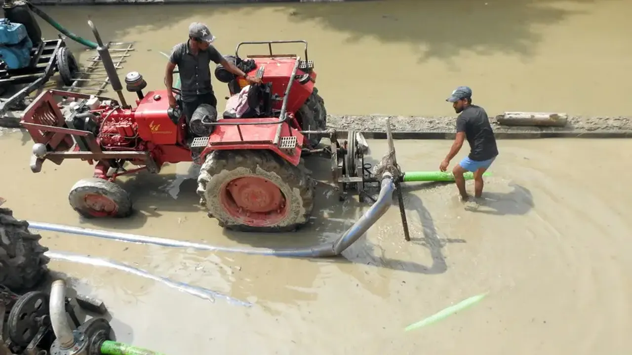 Alert issued as 2.9 L cusec water released in Yamuna river