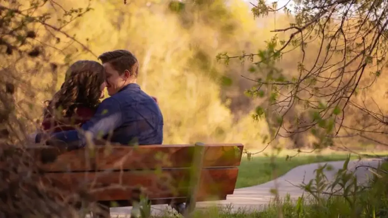 What do green flags in relationships look like?