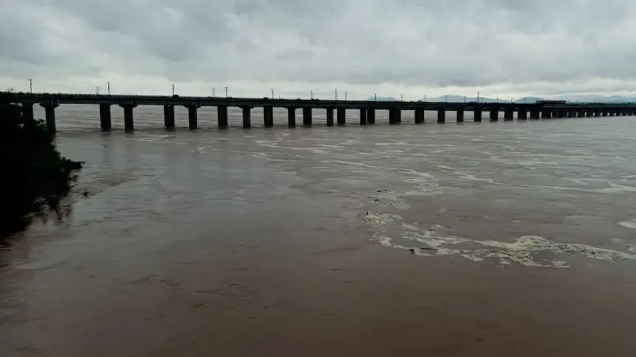 Traffic between Telangana, Chhattisgarh suspended due to floods