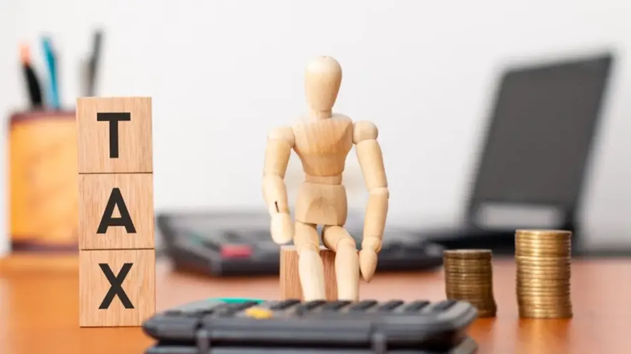 Last-minute rush: 3.39 lakh ITRs filed in one hour as deadline ends today