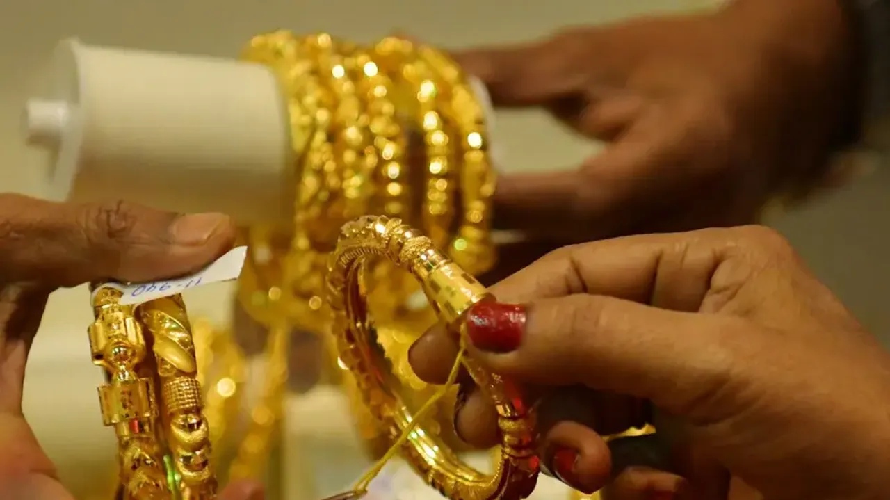 Gold gained on Fitch downgrade US credit rating