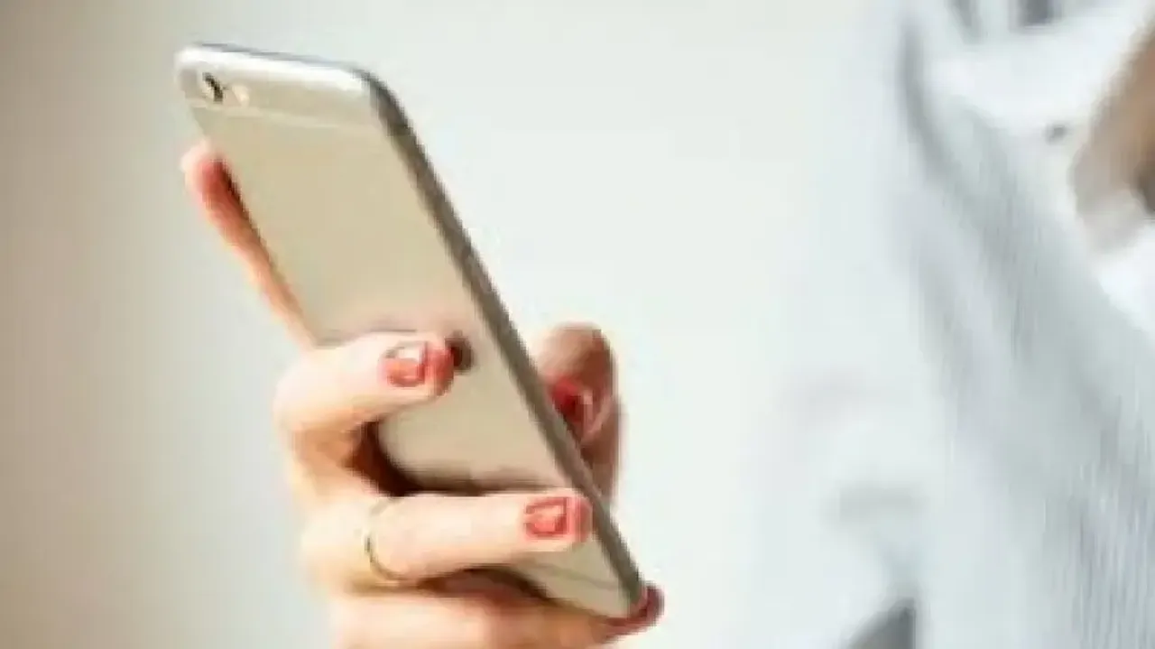 India smartphone market dips 6% in Q2, 5G grows 45%: Report