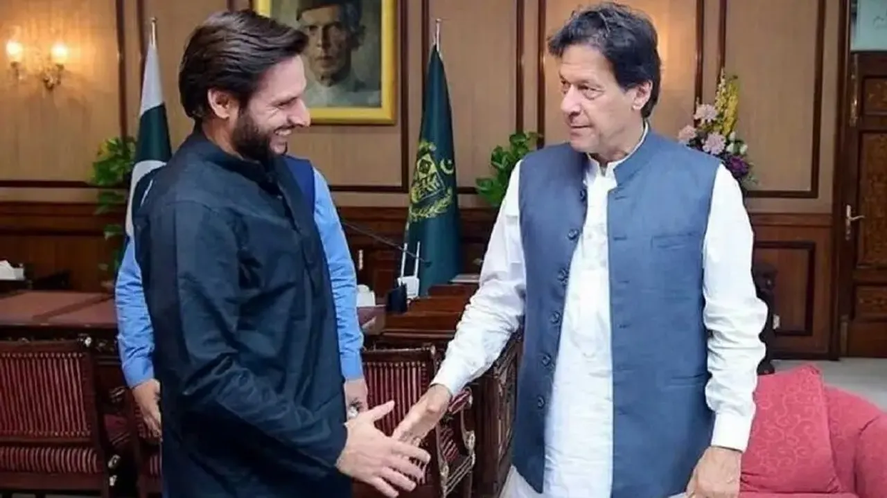 Shahid Afridi with Imran Khan