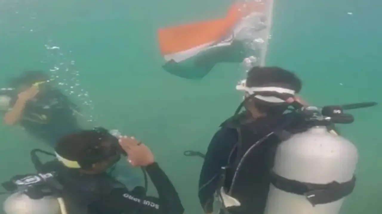 Indian Coast Guard hoists Tricolour underwater to celebrate Independence Day