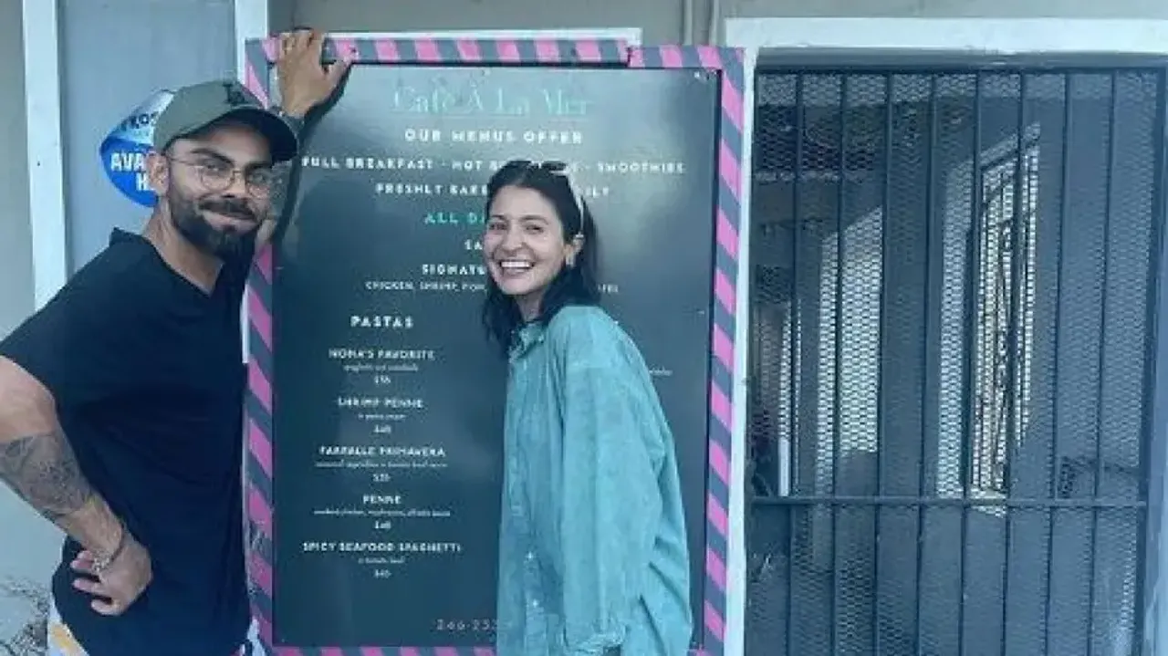 Virat Kohli and Anushka Sharma send love all the way from Barbados