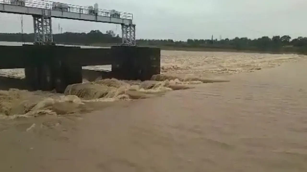 Low pressure triggers rainfall 