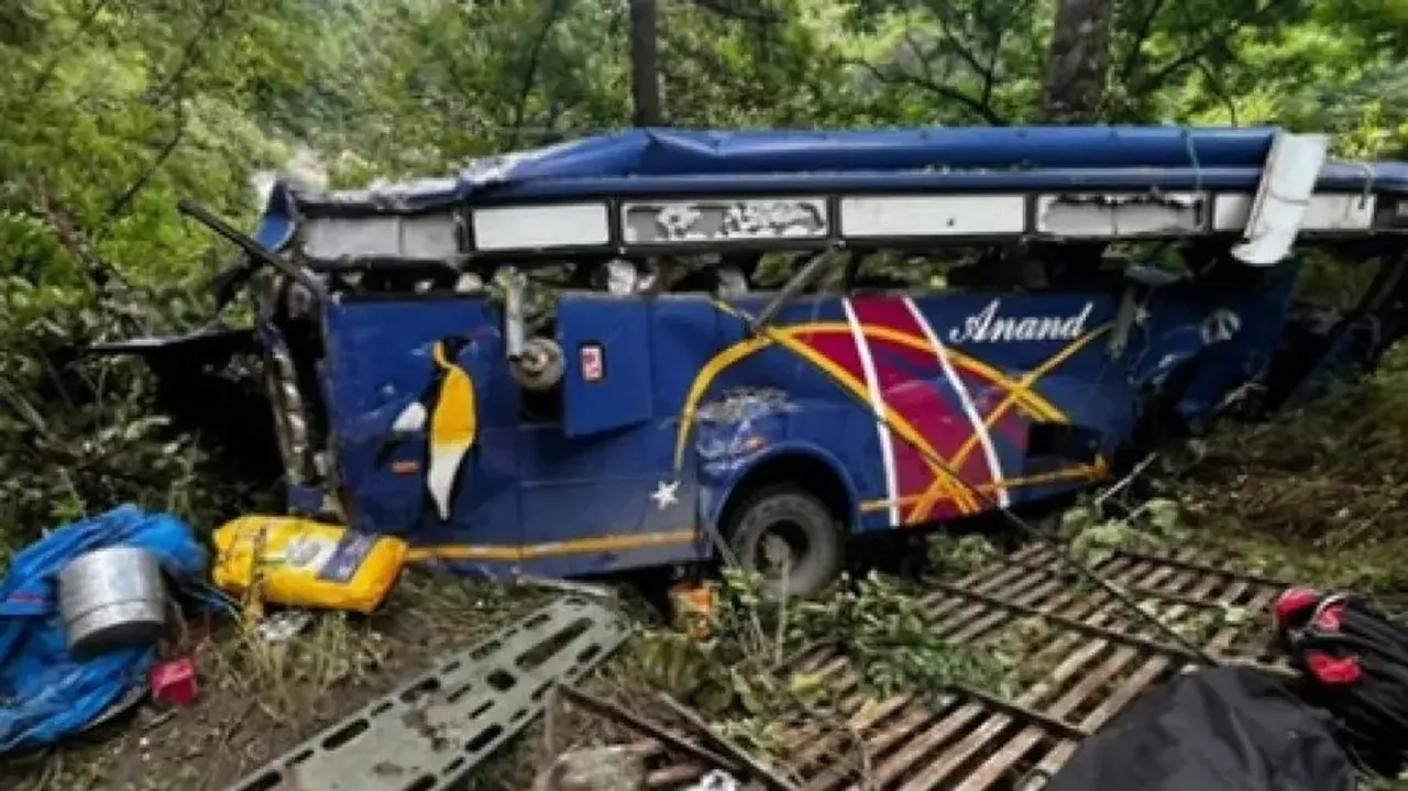 7 from Gujarat killed as bus falls into gorge in U'Khand