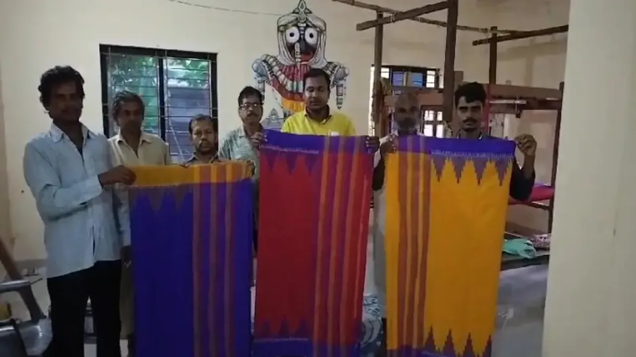 Nuapatna weavers prepare special Gita Govinda Khandua Pata