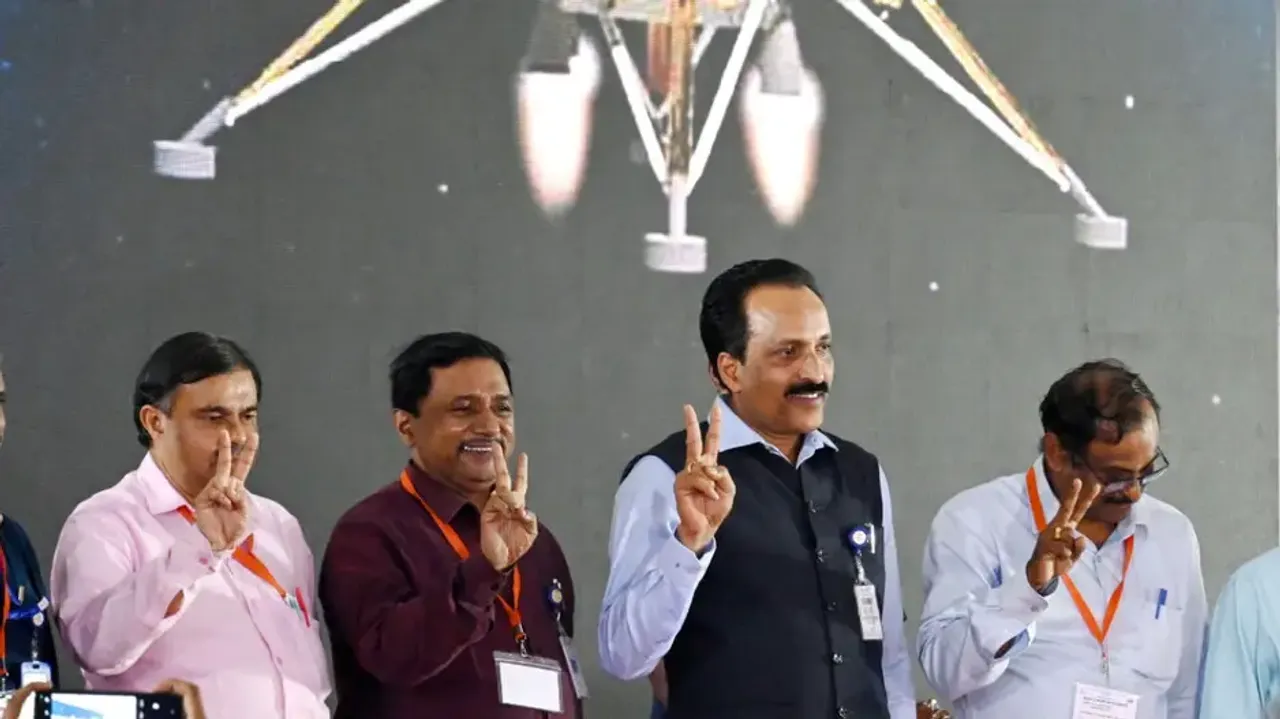 ISRO establishes communication link with moon lander