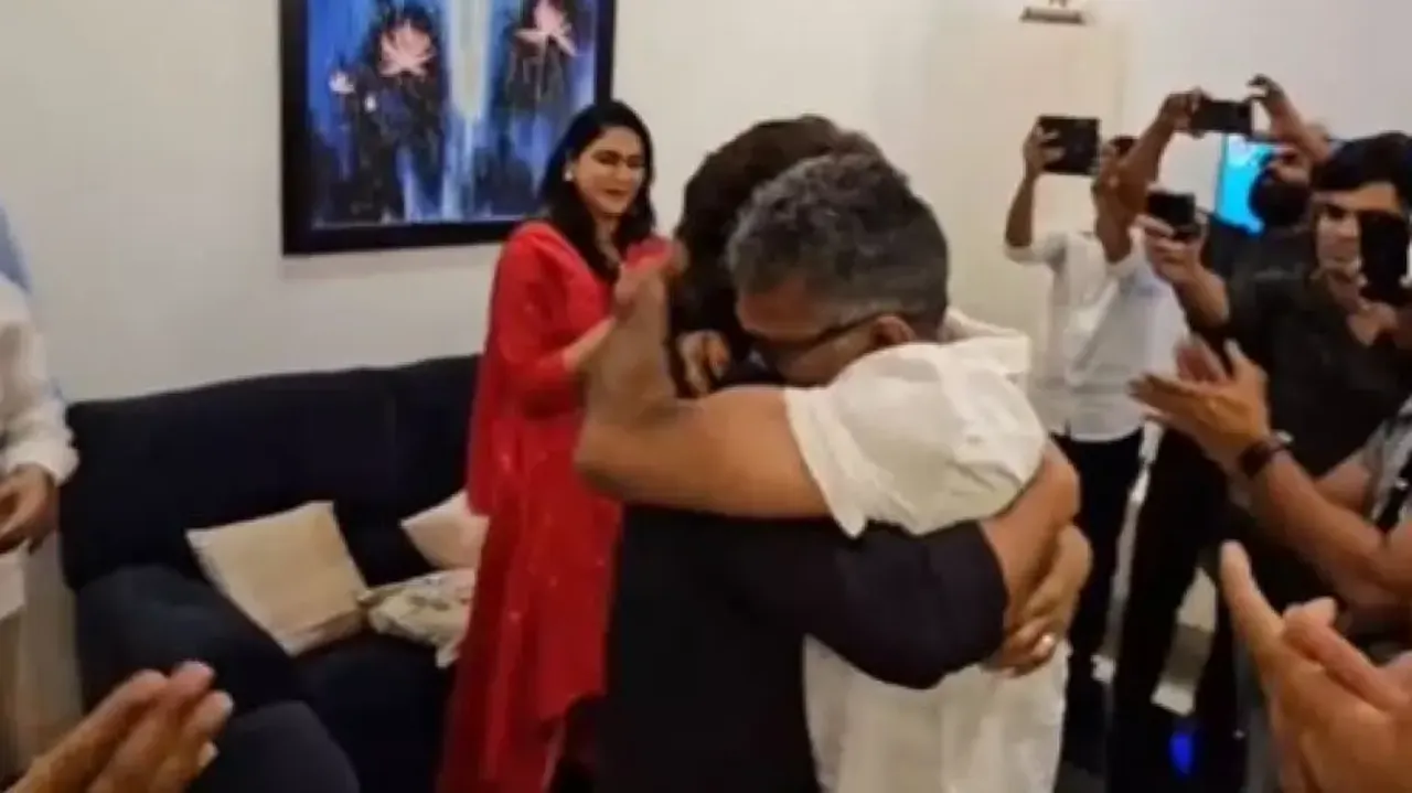 Allu Arjun gets emotional, spotted teary-eyed and hugging director Sukumar after National Award win