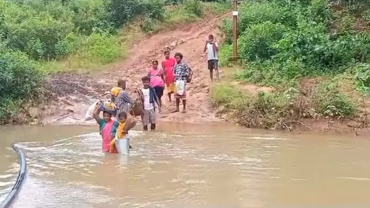 Villagers Cross River In Keonjhar