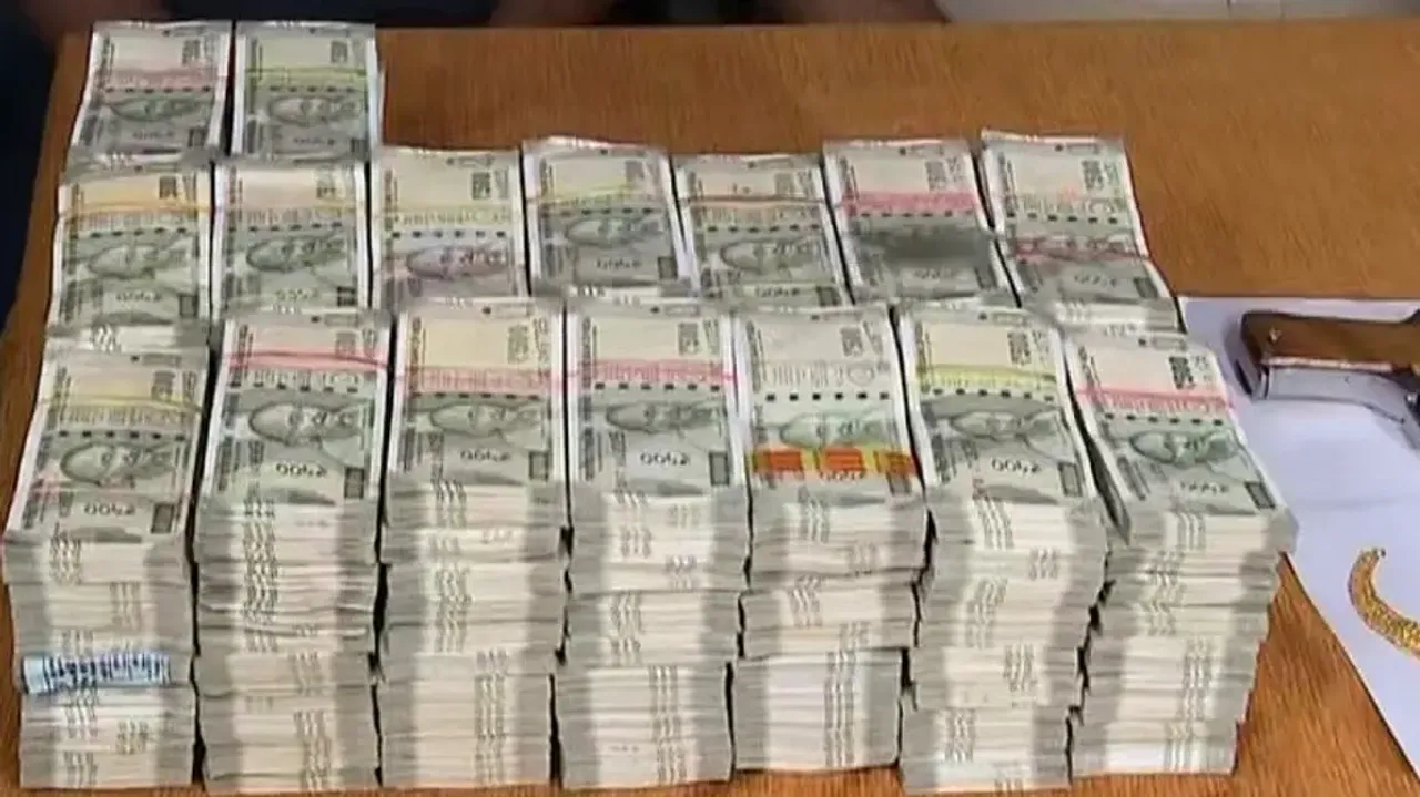 Loot of Rs 2 crore in Nandan Vihar