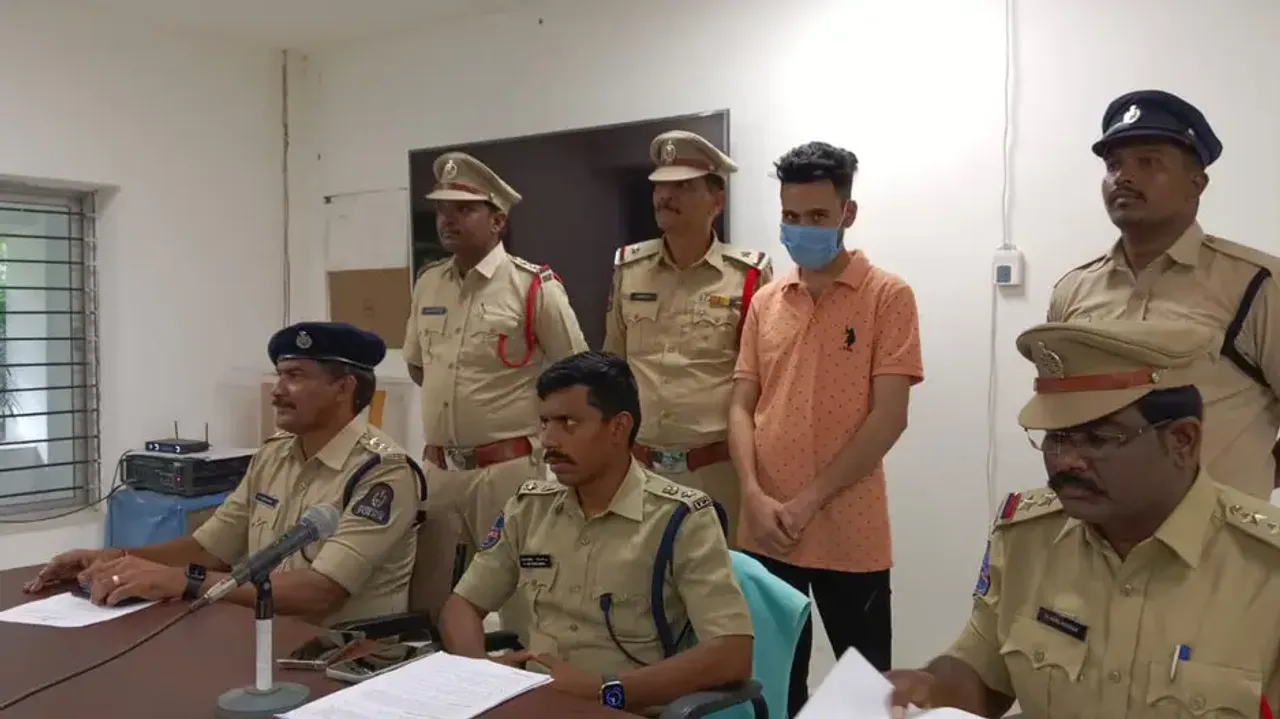 Police arrest Pakistani National