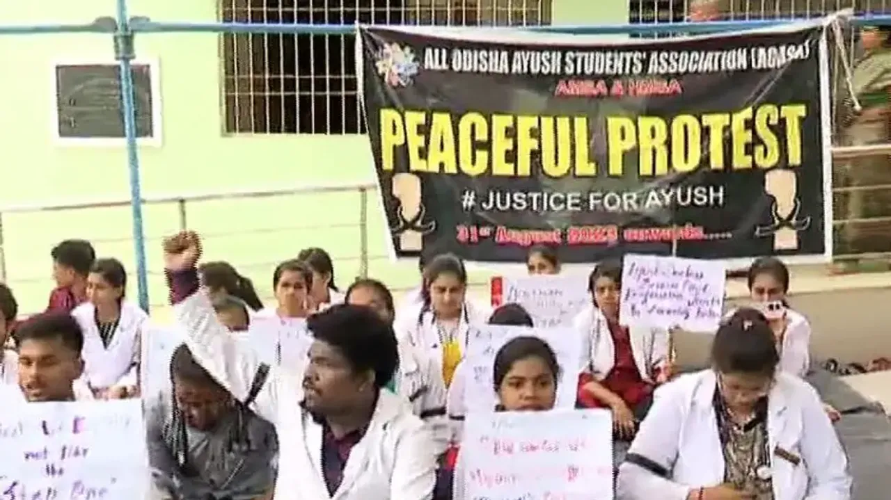 Odisha Homoeopathic students launch peaceful protest over long pending demands 