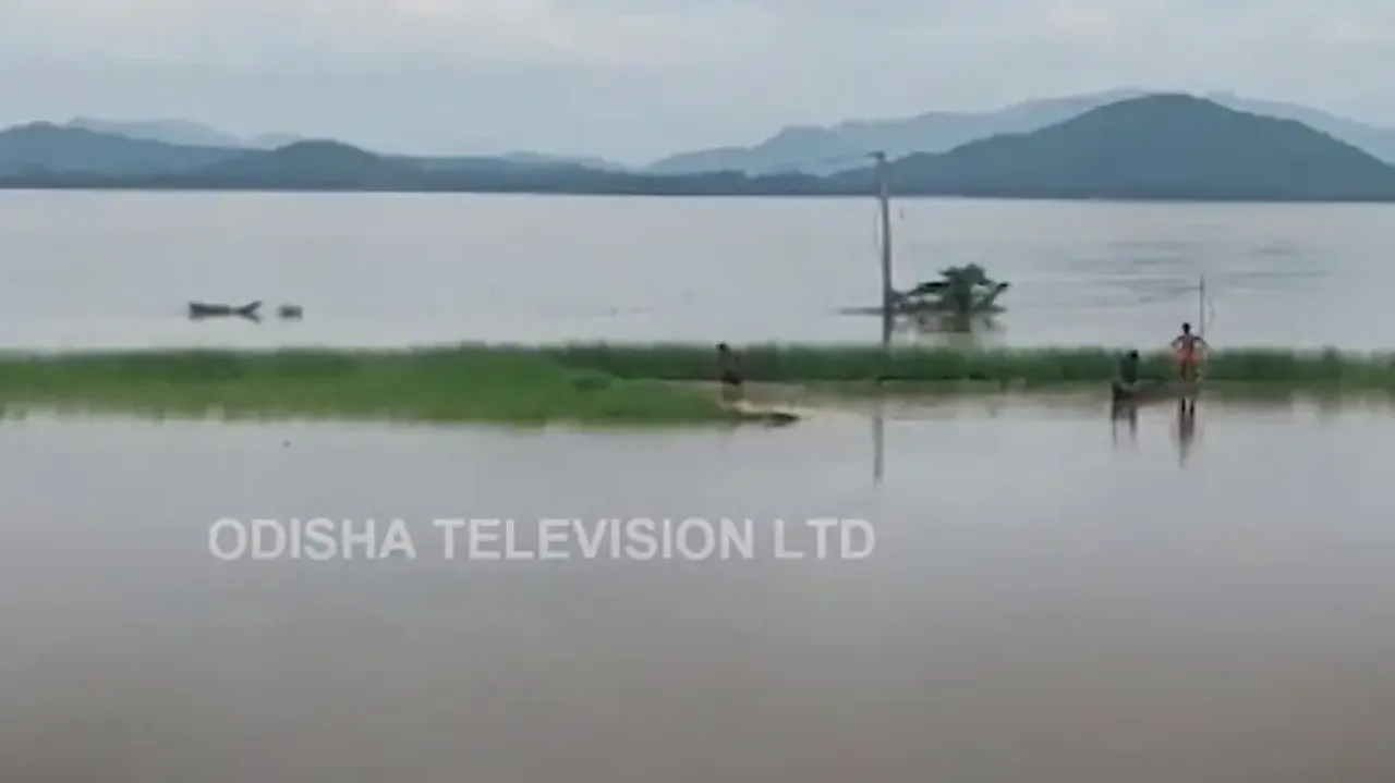 Several acres of land inundated in Boudh and Cuttack due to overflowing flood water in Mahanadi
