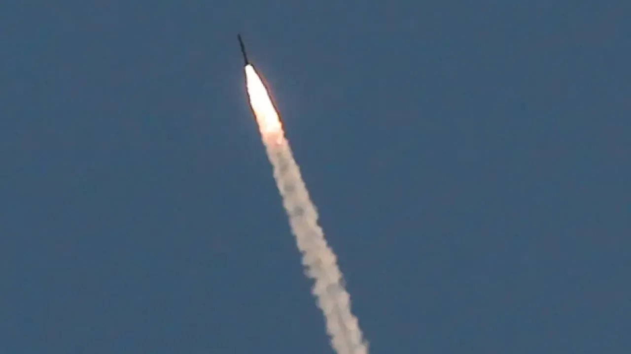 Dozens of rockets fired towards Israel from Gaza, 1 dead