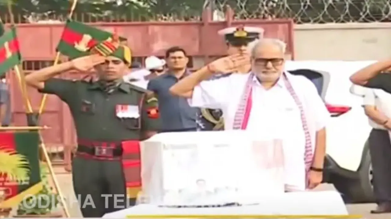 Governor Prof. Ganeshi Lal pays tribute to martyred Odia jawan in Bhubaneswar