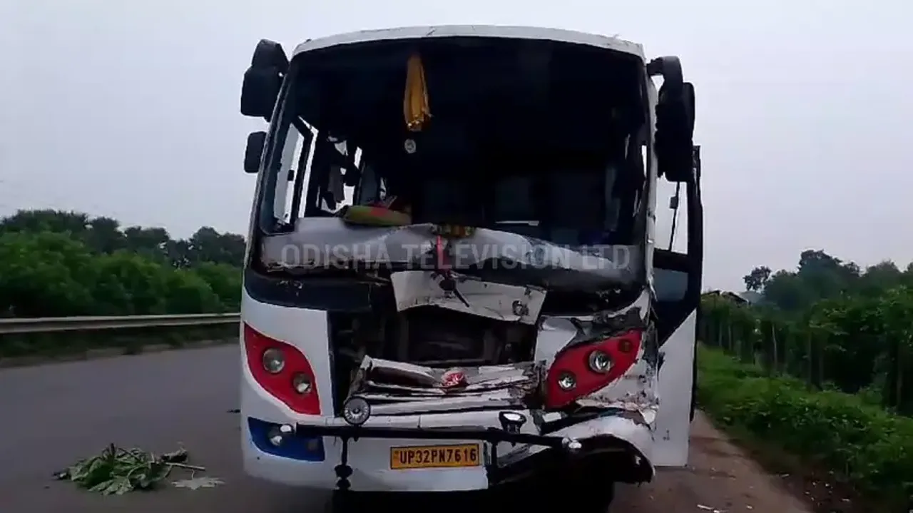 Nepal tourists inured in road mishap in Soro