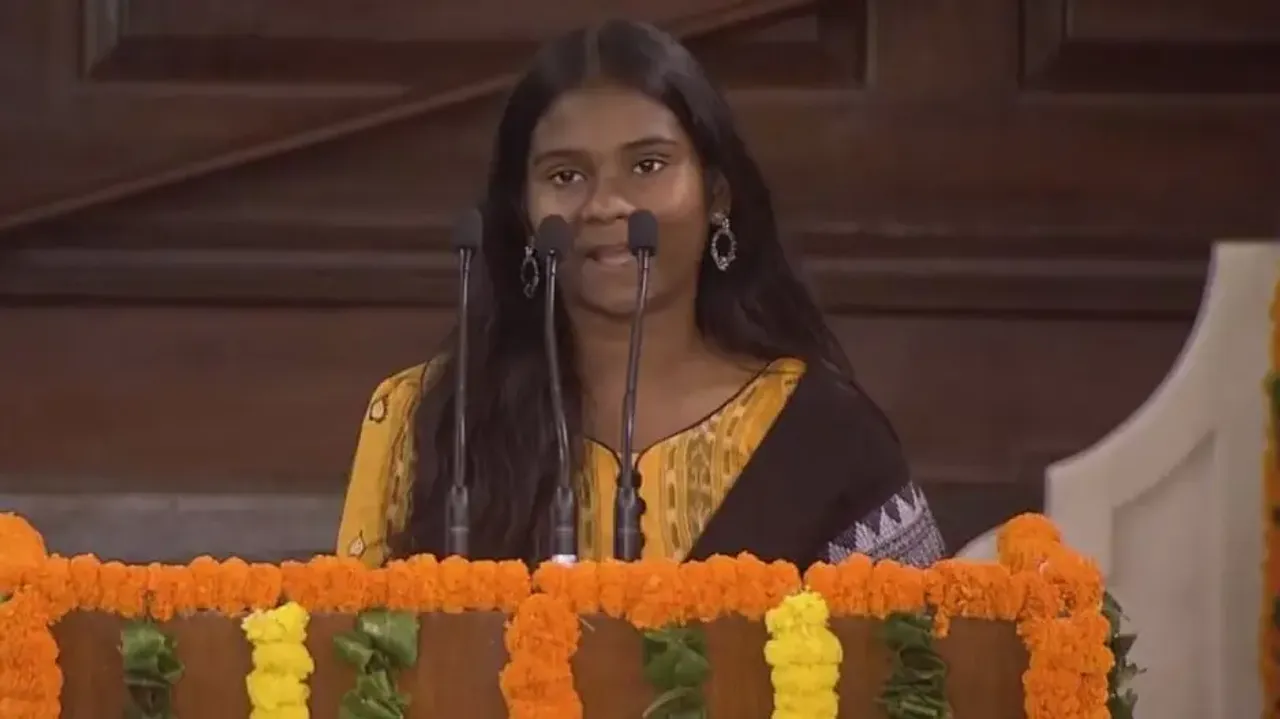Odisha girl waxes eloquent on Mahatma, amazes audience in Parliament 