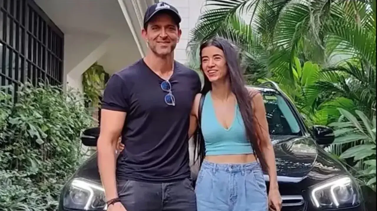 Hrithik Roshan’s girlfriend Saba Azad called mad, asked to take therapy for her dance – Watch