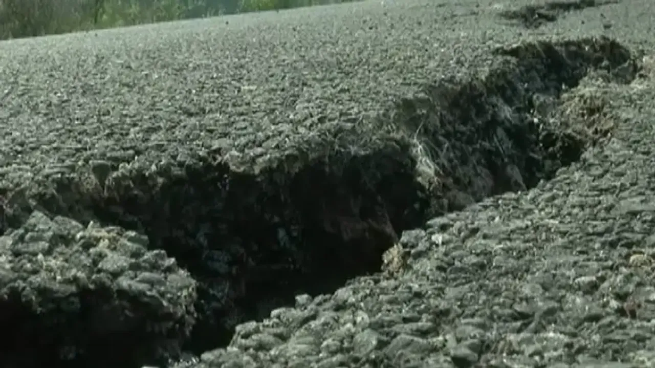 Constructed a year ago, embankment road sinks in Puri; low-quality work alleged  