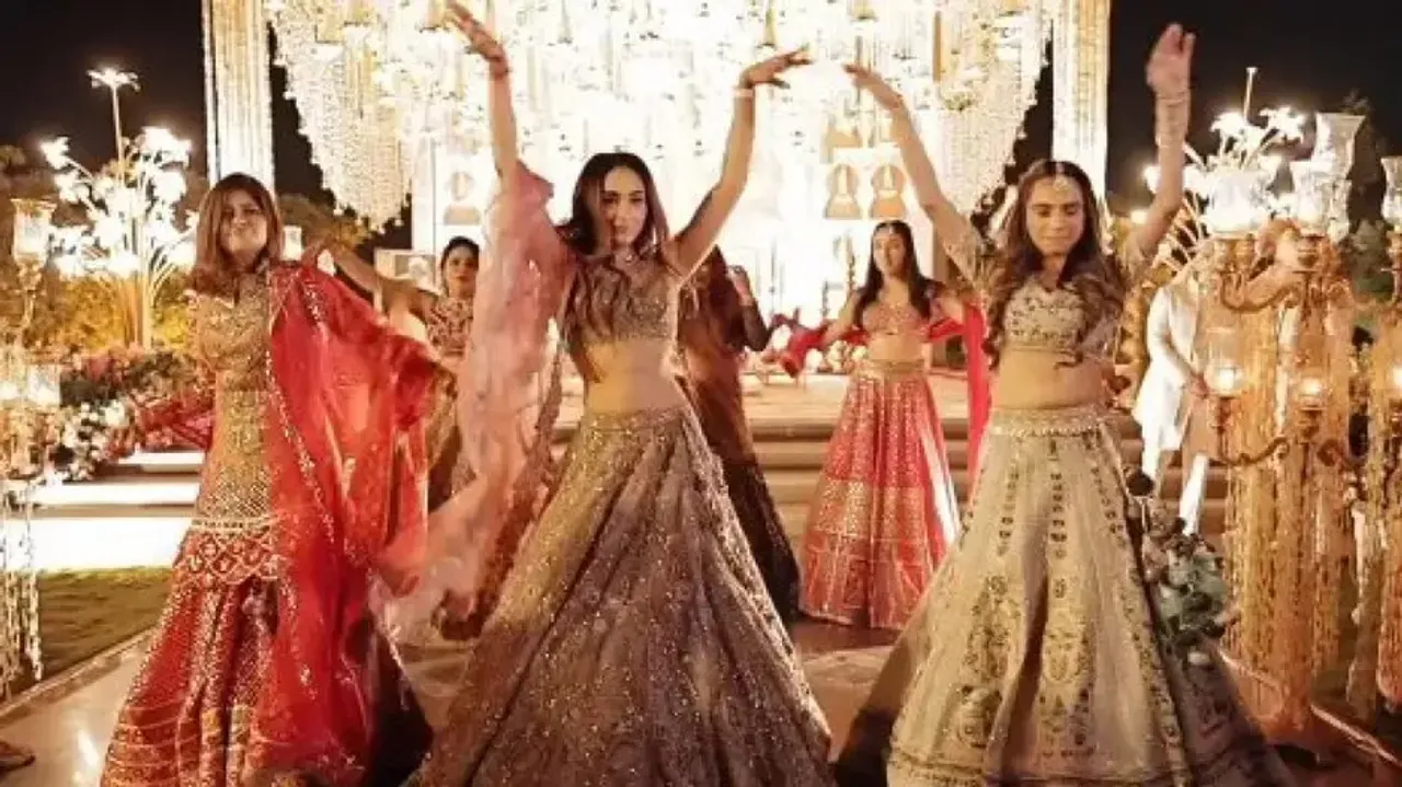 Bride’s sister, friends surprise everyone with amazing dance performance on ‘Bijlee Bijlee’