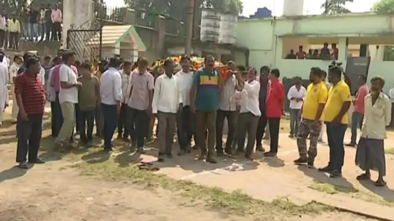 Music director Swarup Nayak's mortal remains consigned to flames