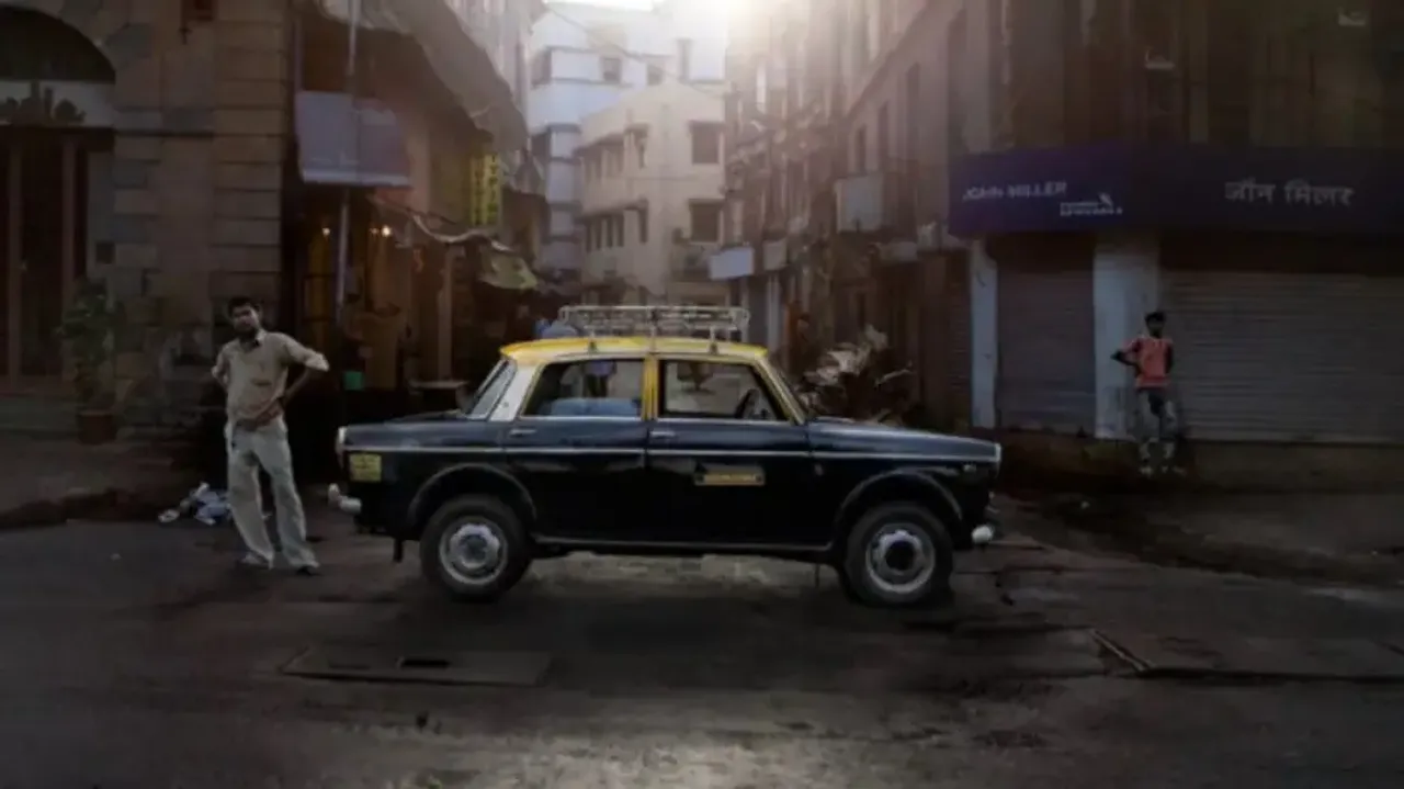 Kaali Peeli Taxi On A Mumbai Street