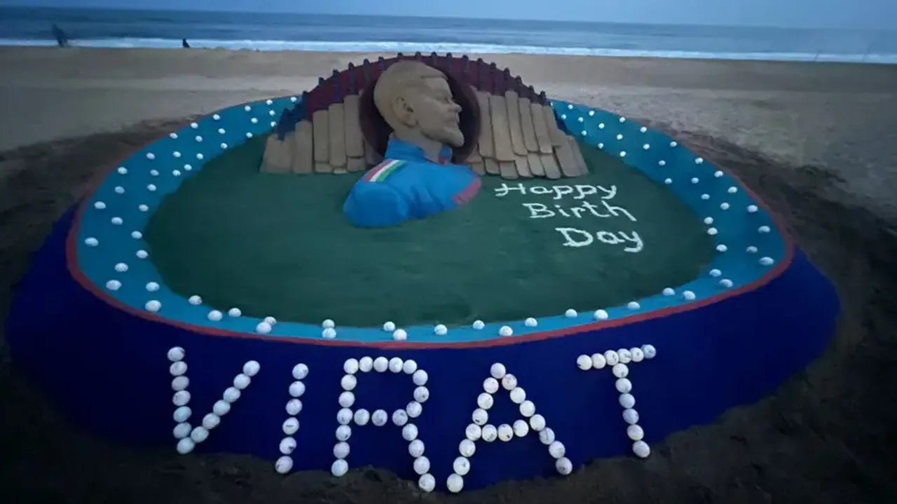 Sudarsan Pattnaik wishes Virat Kohli with sand sculpture