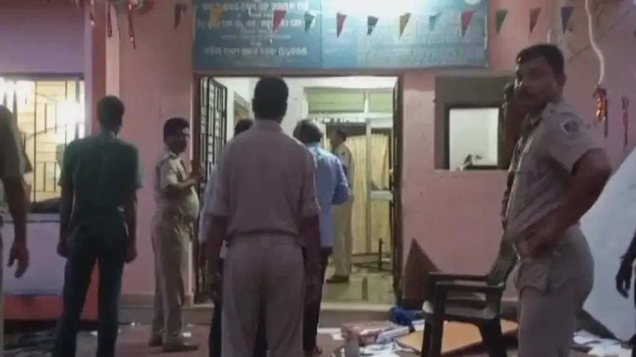 Vandalism In Ambabhona Police Station