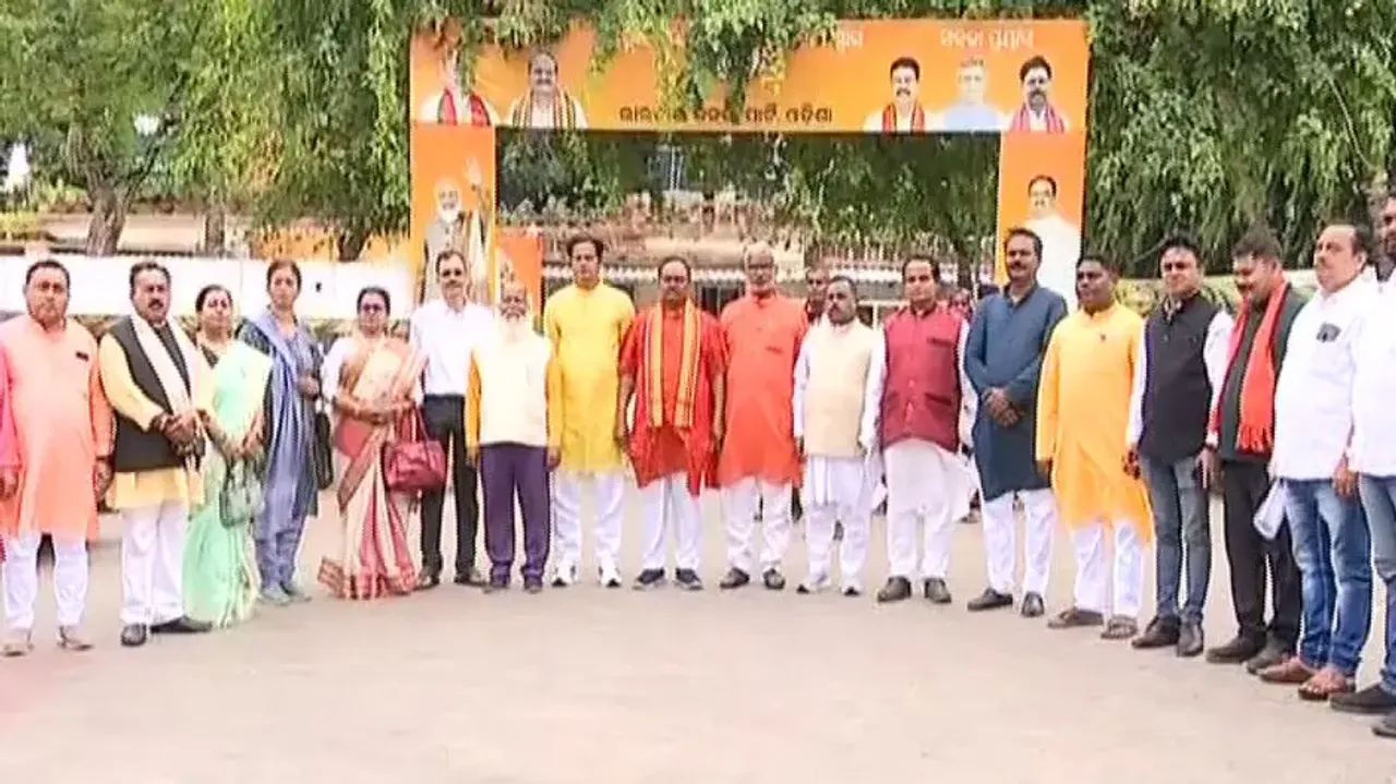 '3 farmer suicides in 1 month' in Odisha: BJP meets Governor 