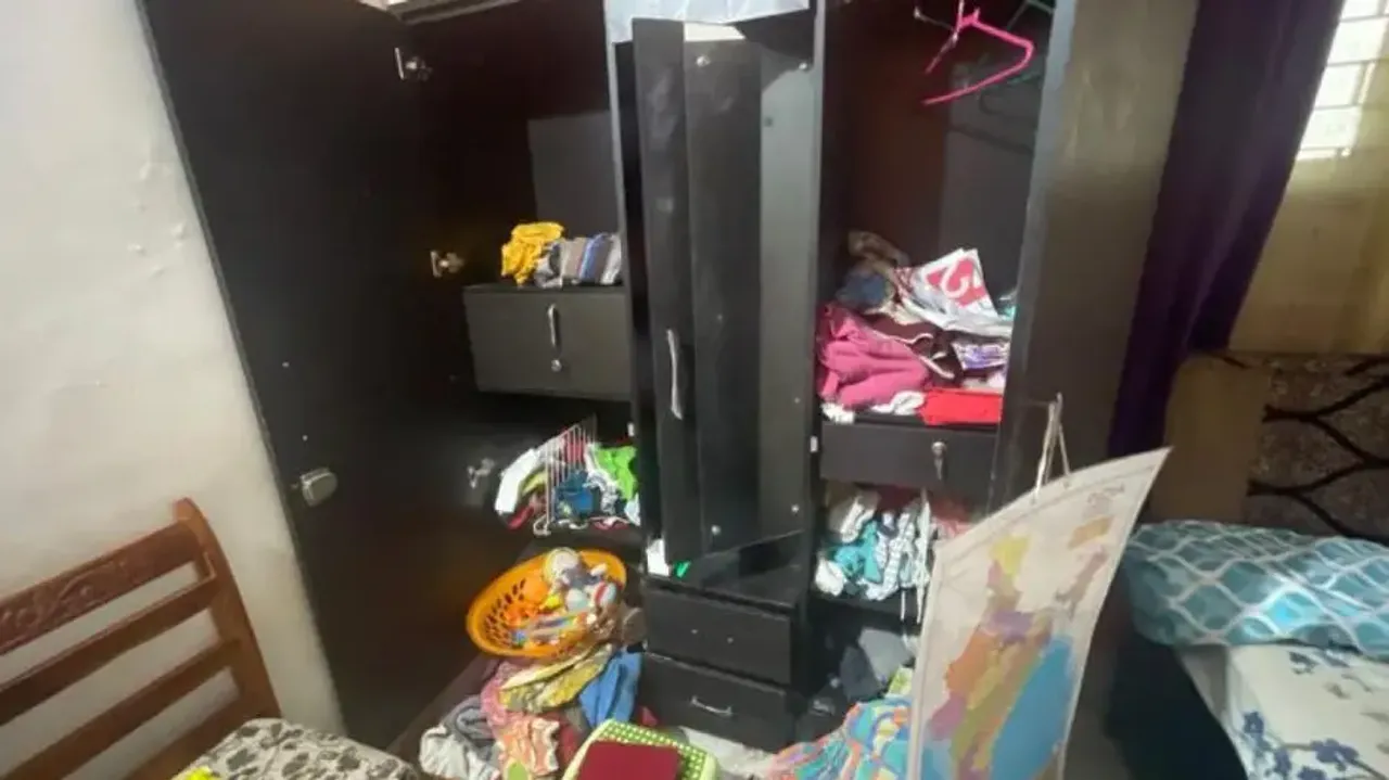 Dacoits robbed the house in Bhubaneswar