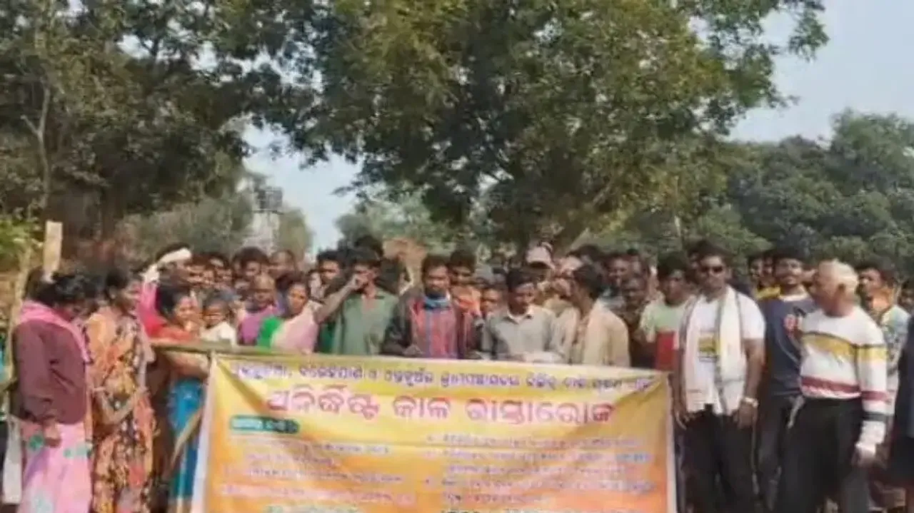 All roads leading to Odisha’s Similipal blocked by youths, locals 
