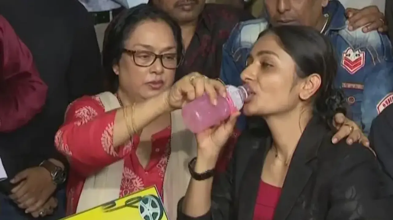 Ollywood producer Sanlisha breaks fast, but continues dharna in Bhubaneswar