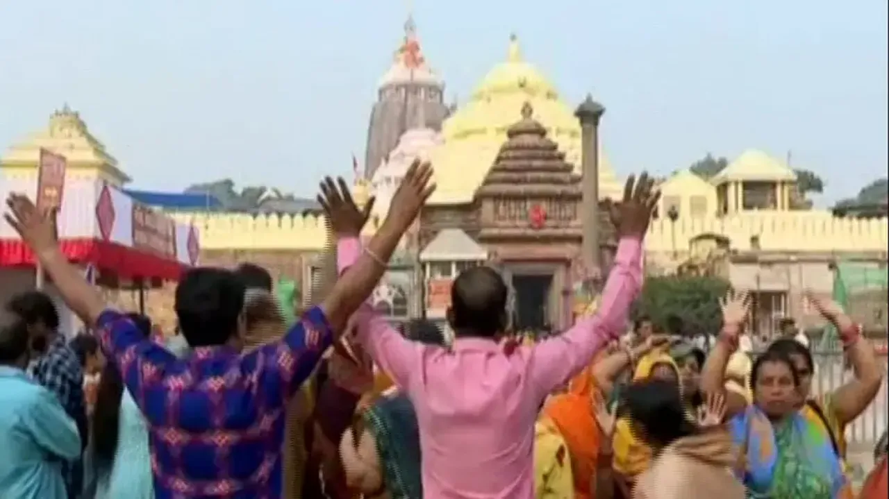 Lakhs of devotees throng Puri