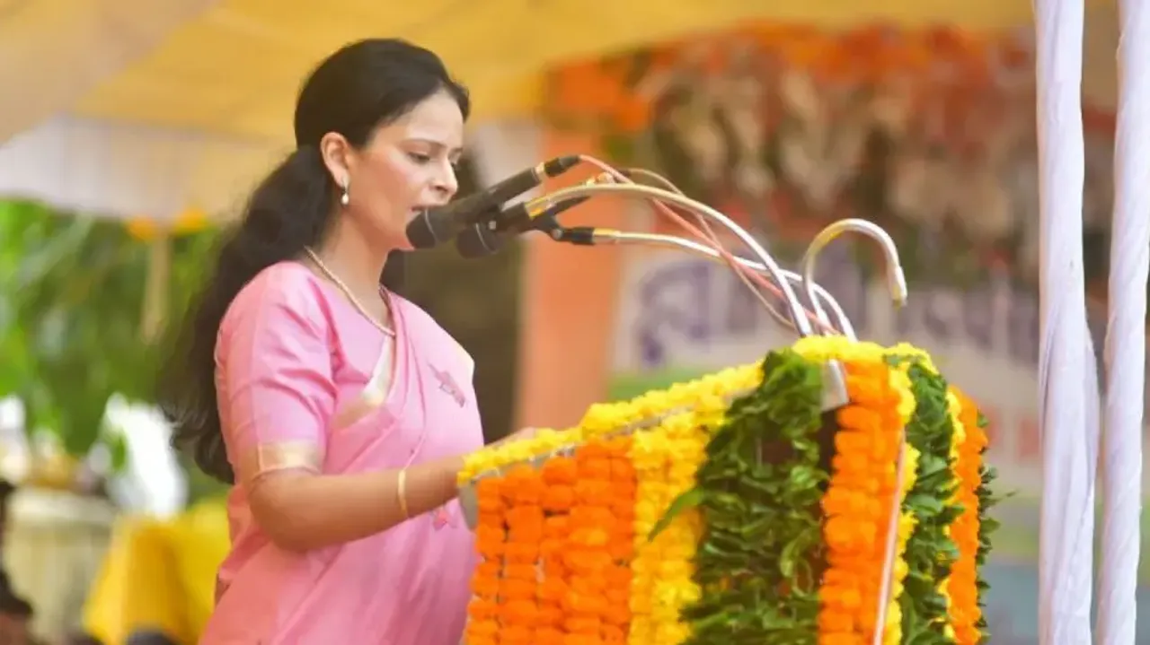 Meet IAS Saloni Sidana, who left doctor job to crack UPSC with AIR-74