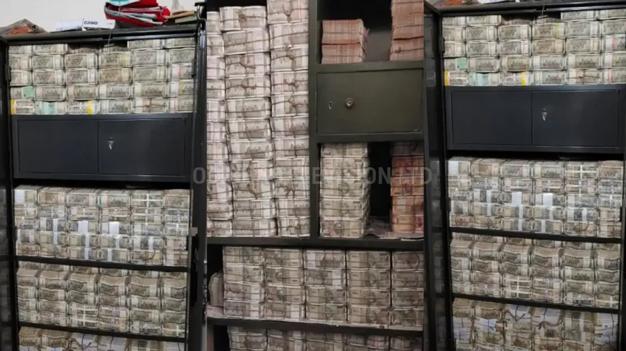 Cash Seized During I-T Raid In Odisha