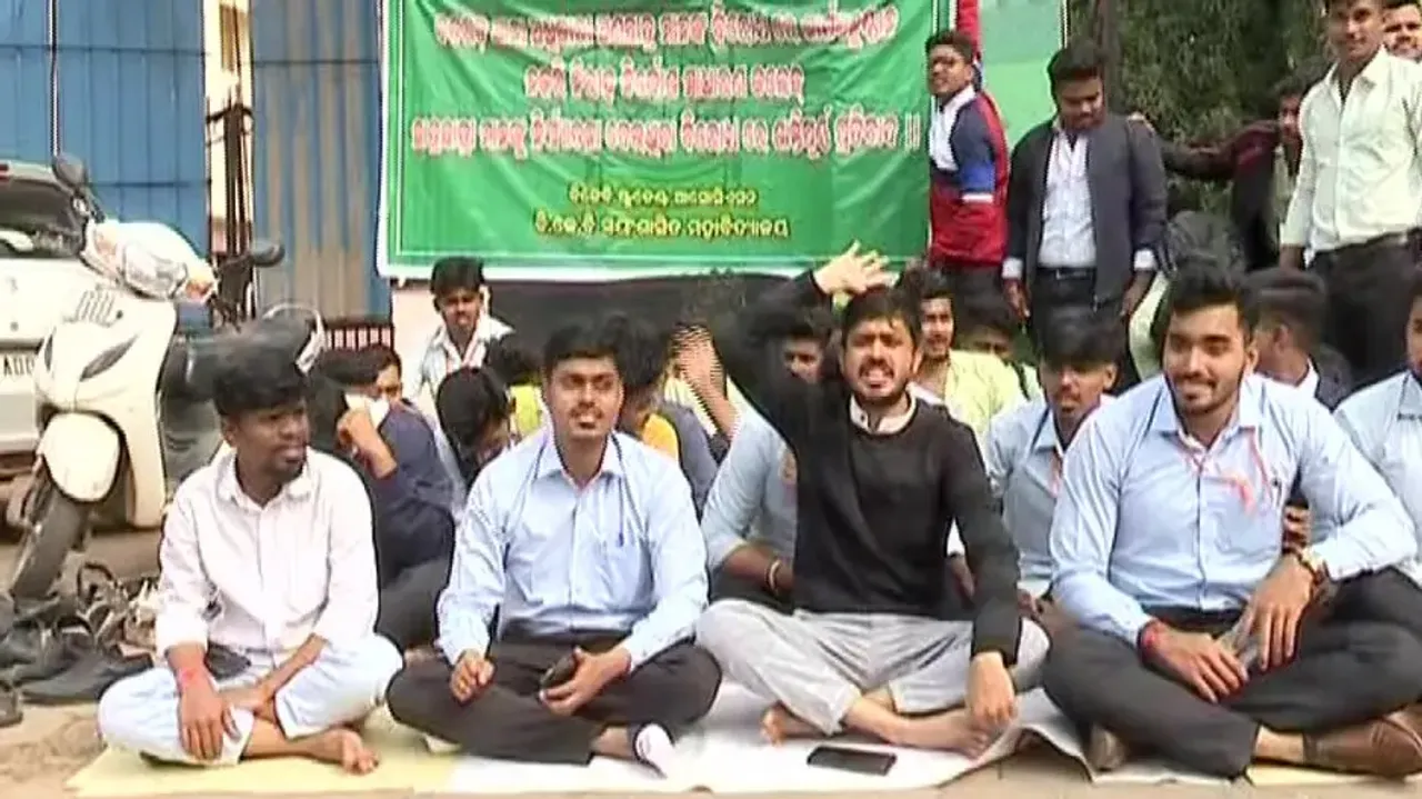 BJB college unrest: Students demand police action against non-students, threaten mass self-immolatio