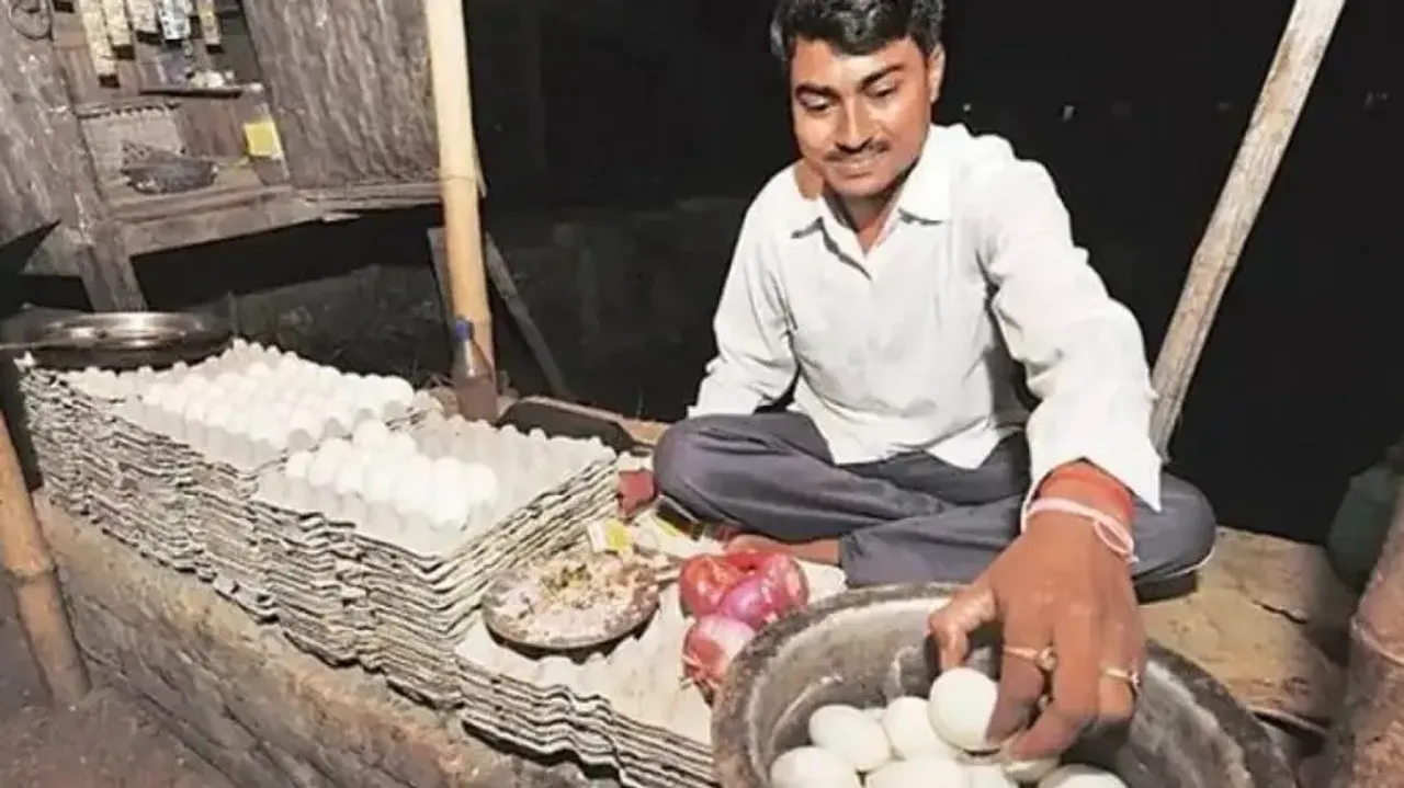 Bihar man sold eggs, mopped floors before cracking UPSC, now gives free IAS coaching