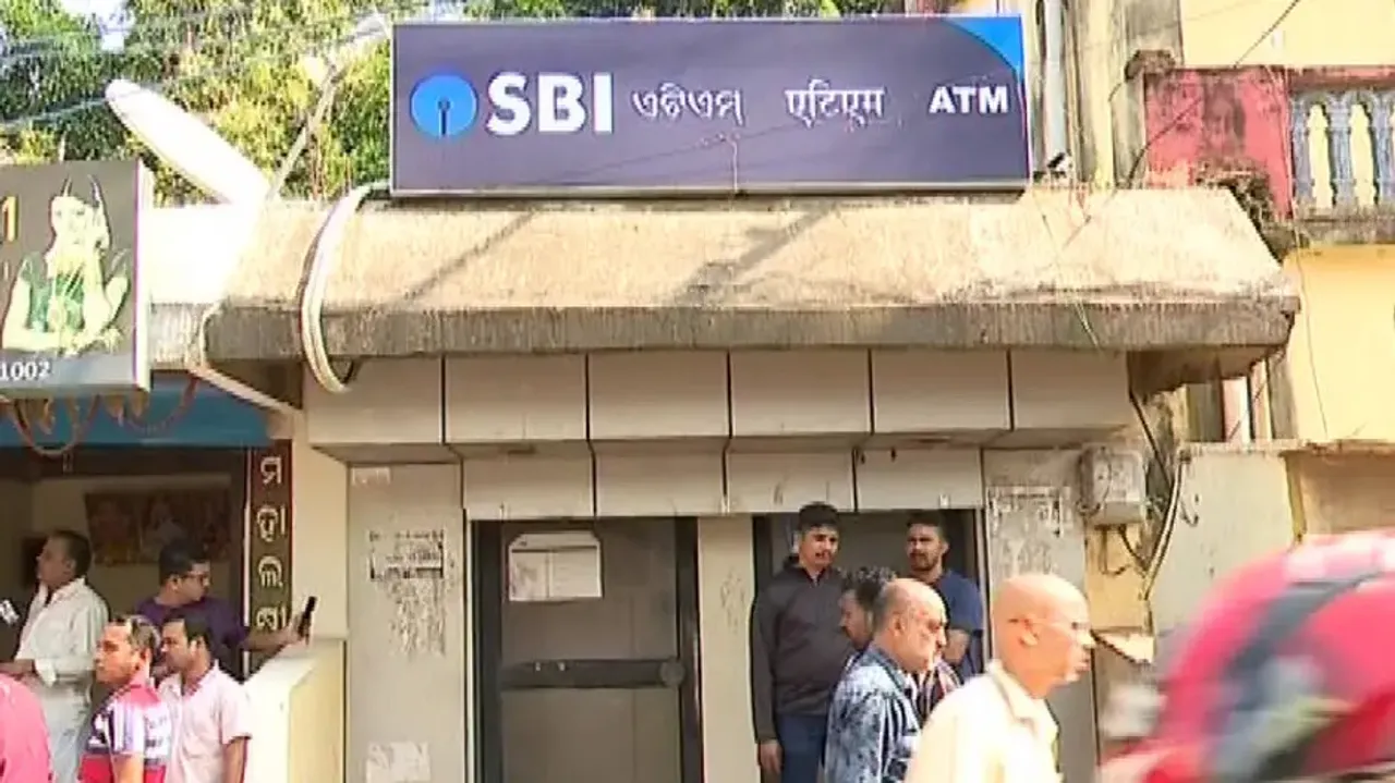 Loot from SBI ATM In Bhubaneswar