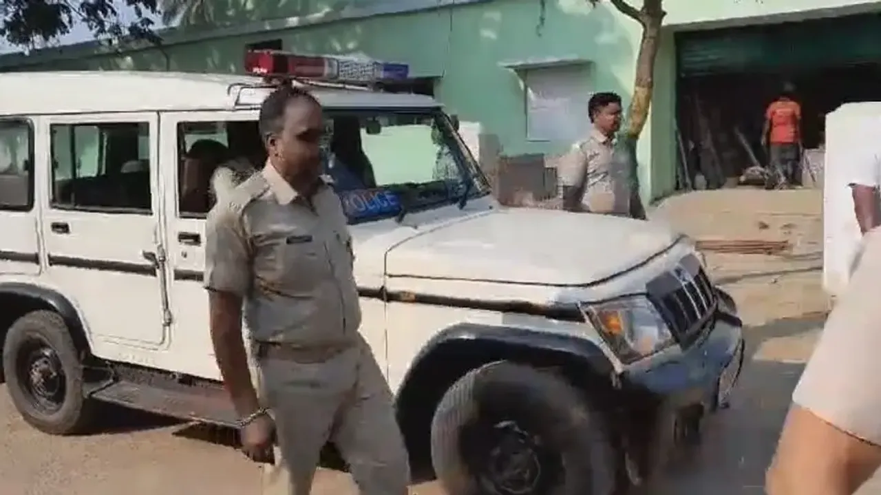 The family members of the Gram Rojgar Sevak (GRS) Sukanta Kumar Panigarhi, who died allegedly after 