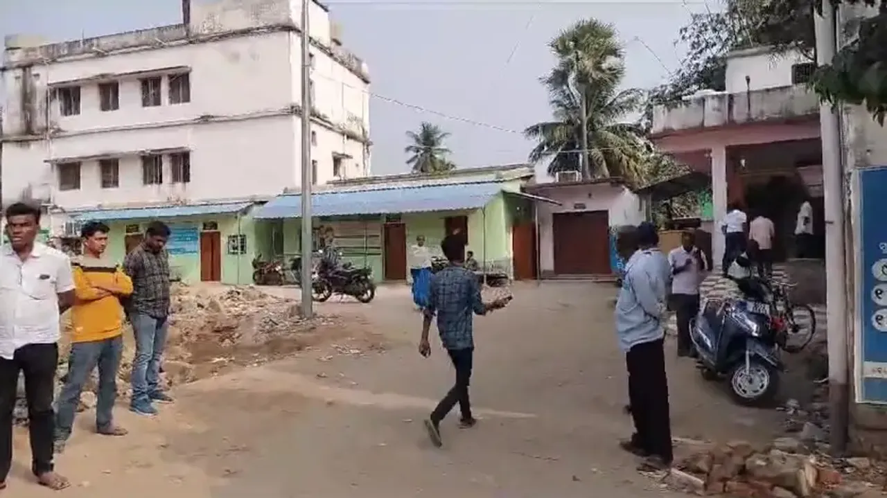 Class V student dies, another injured in road mishap in Odisha