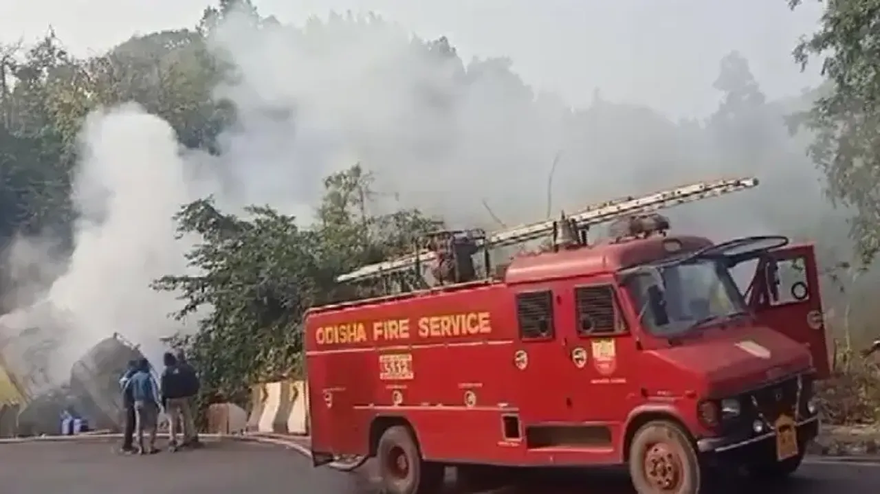 Truck Caches Fire On Bangiriposhi Ghat