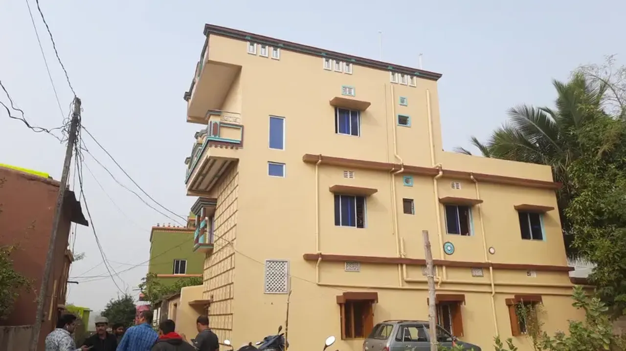 Vigilance Raid On Nayagarh MVI's Home