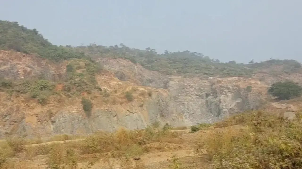Sarisua Hill Near Soro