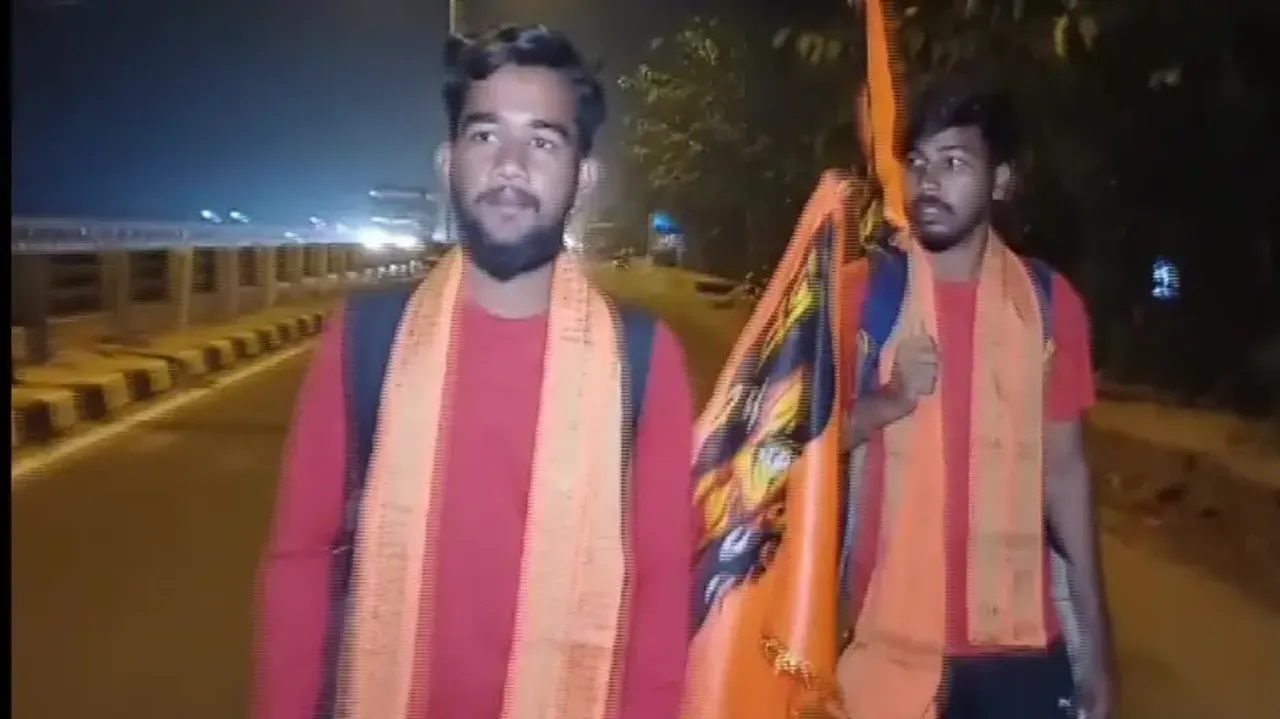 Two Youths Walk To Ayodhya From Berhampur