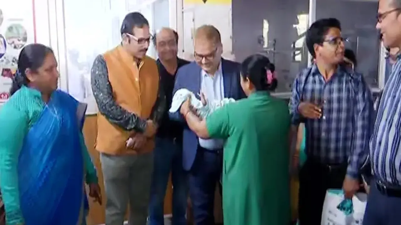 Infant girl rescued from borewell discharged from hospital 